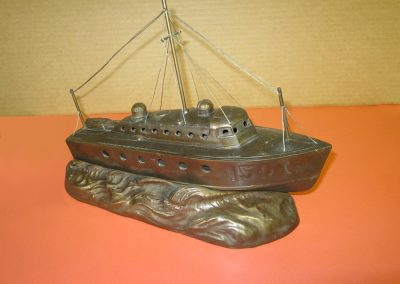Antique boat Lamp modelled after the British Power Boat Co. Type Two (HSL) Whaleback